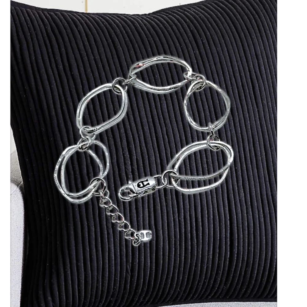 Textured Double Ovals Silver Bracelet - Picture 1 of 3
